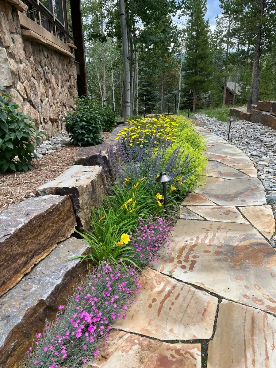 Construction and maintenance Grand Lake
